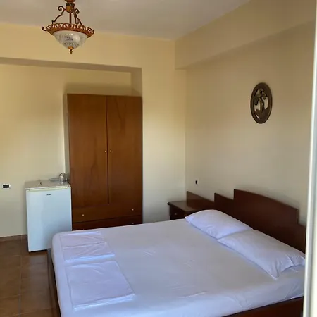 Lilaj 招待所 Vlorë